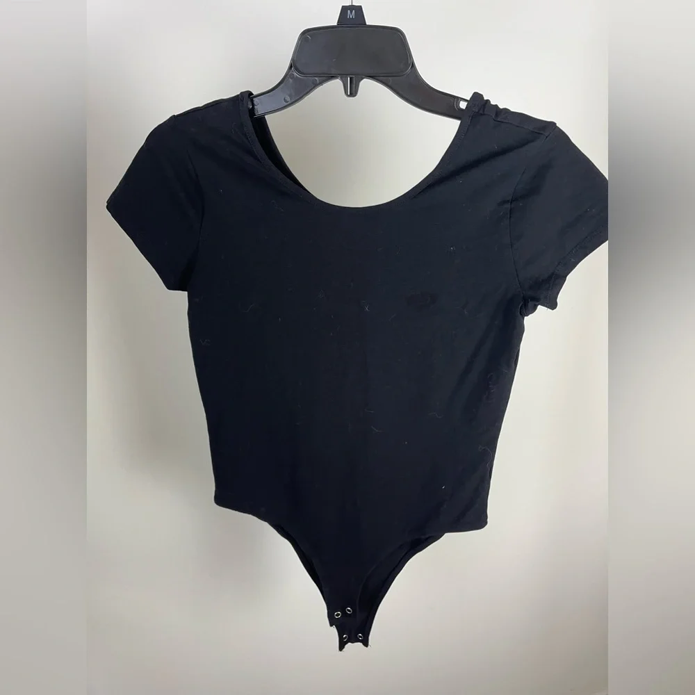 Basic tees/bodysuit bundle - Picture 6 of 7
